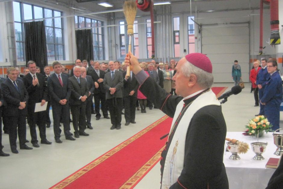 Arcybiskup Metropolita poświęcił nową halę w Zespole Szkół Mechanicznych