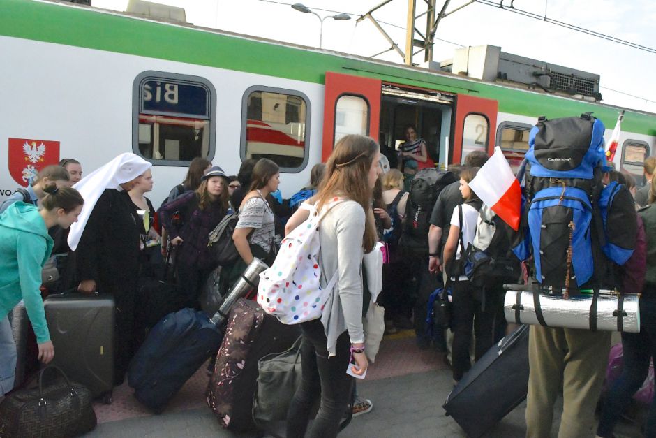 Białostocka młodzież i goście ze świata wyruszyli na ŚDM do Krakowa