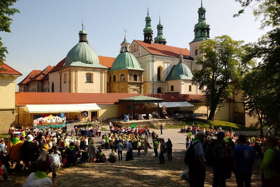 Bp Henryk Ciereszko na jubileuszu ruchu „Wiara i Światło”