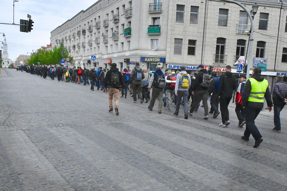 Mężczyźni po raz 26. wyruszyli pieszo do Sanktuarium w Krypnie