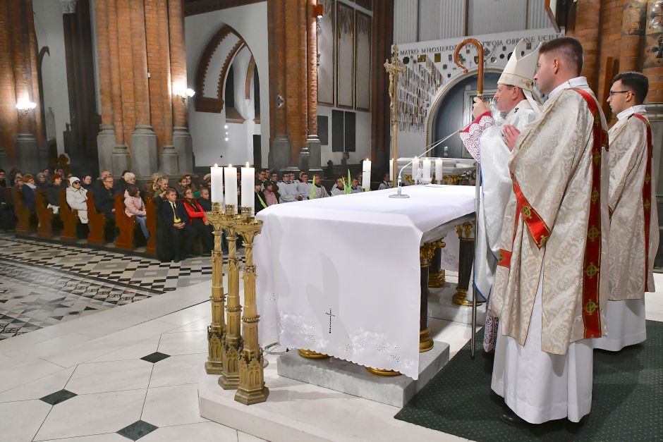 Msza św. inaugurująca Nadzwyczajny Miesiąc Misyjny w archidiecezji