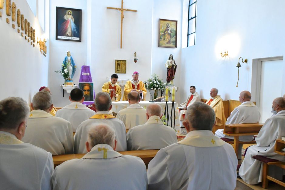 Modlitwa Arcybiskupa wraz z księżmi emerytami w uroczystość św. Józefa
