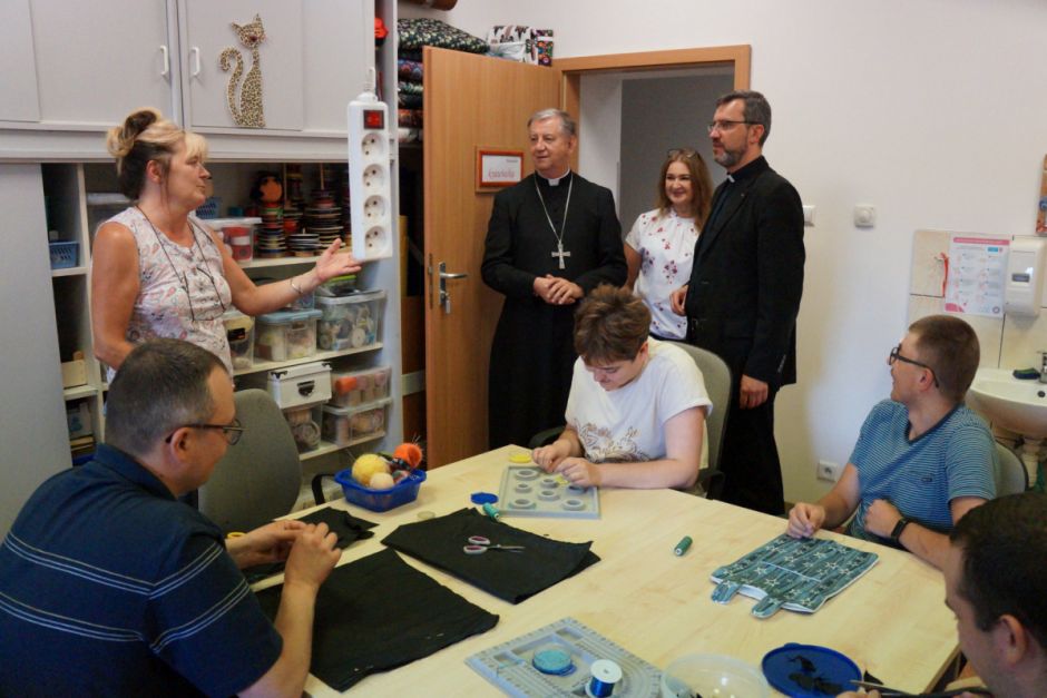 Metropolita Białostocki odwiedził placówki Caritas Archidiecezji Białostockiej