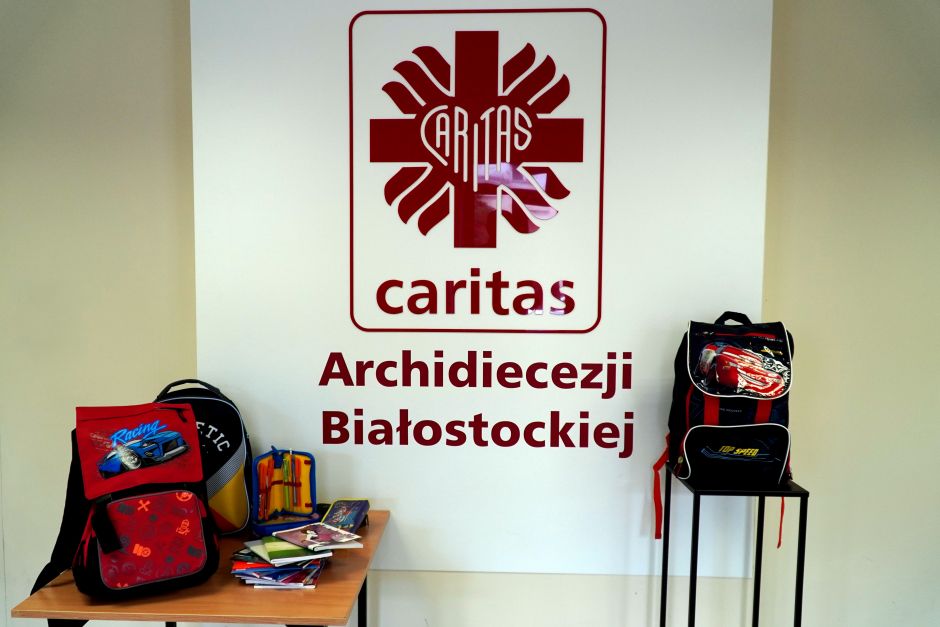 Rusza tegoroczna akcja Caritas - Tornister Pełen Uśmiechów 2022