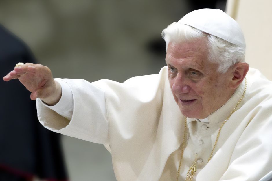 Świat modli się za Benedykta XVI