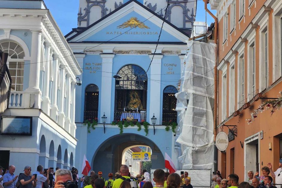 Pielgrzymi z Białegostoku dotarli do Ostrej Bramy w Wilnie